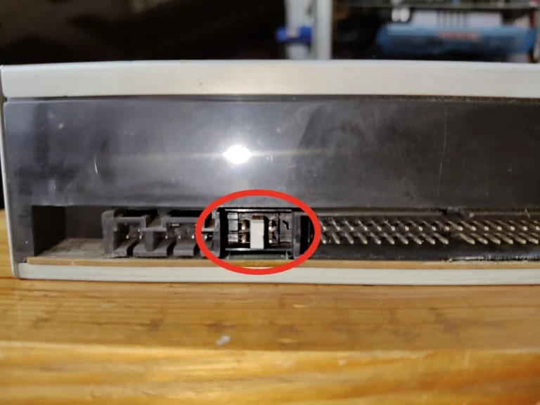 Napęd DVD LG z ustawioną zworką w pozycji slave