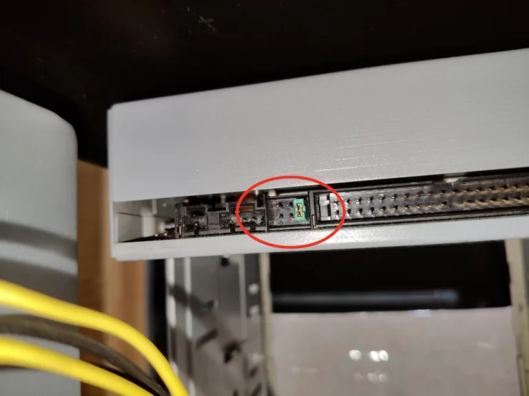 Napęd CD Acer z ustawioną zworką w pozycji master