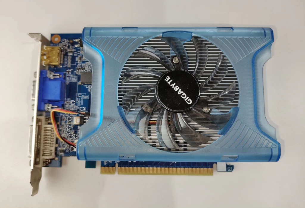 Karta graficzna Gigabyte GV-N220OC-1GI, widok ogólny