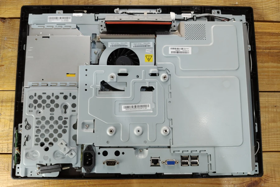 komputer lenovo thinkcentre m72z po zdjęciu obudowy