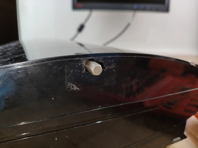 Bit do wykręcenia śrubki blokującej panel przedni konsoli PlayStation 3 FAT