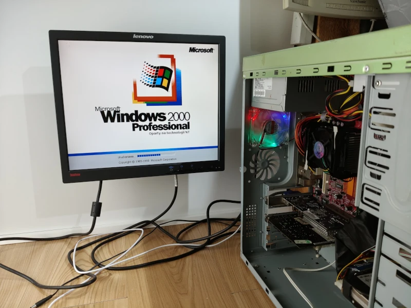 Instalacja systemu Windows 2000 na komputer kosmita